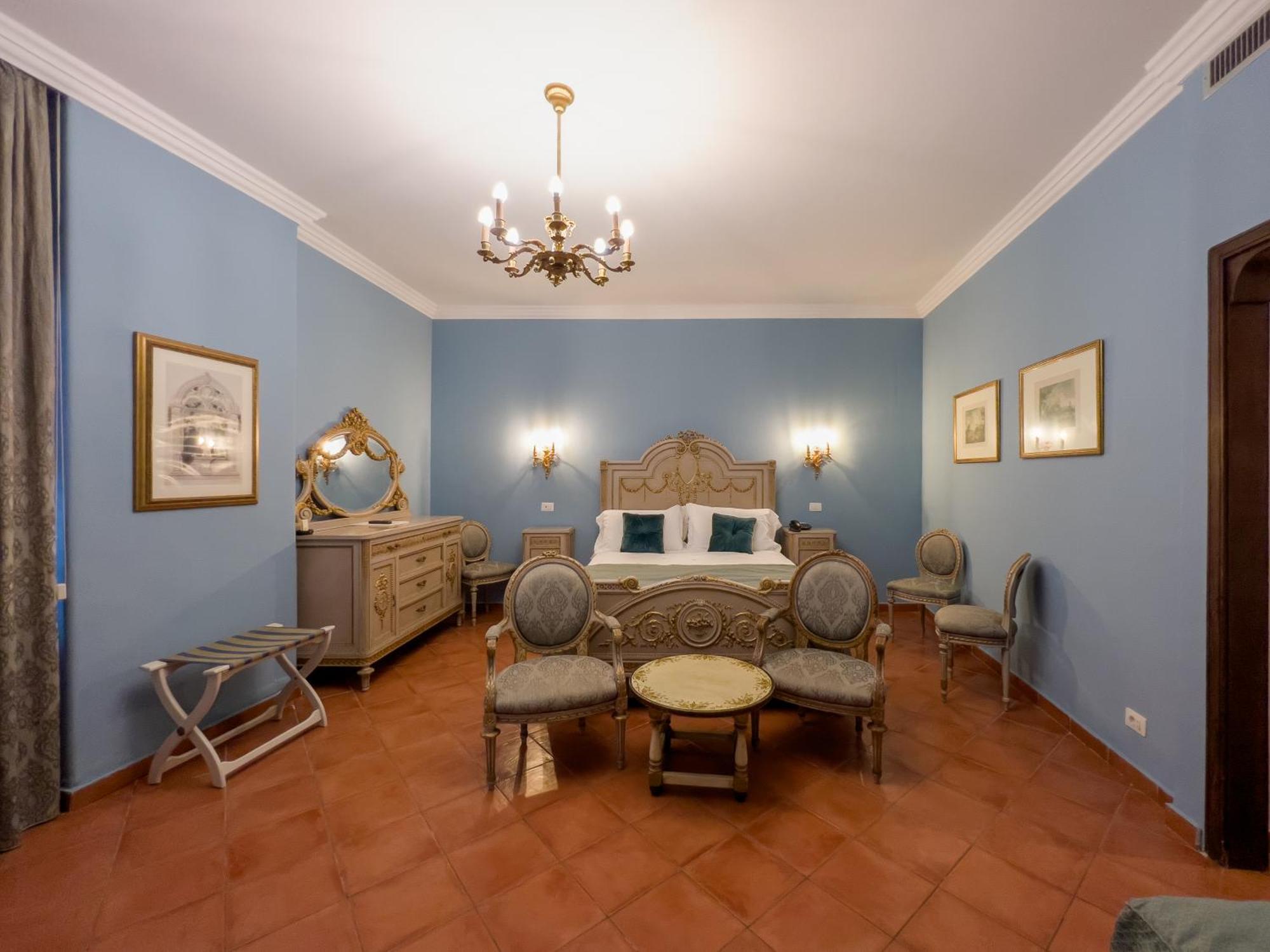 Hotell Sirius 4*